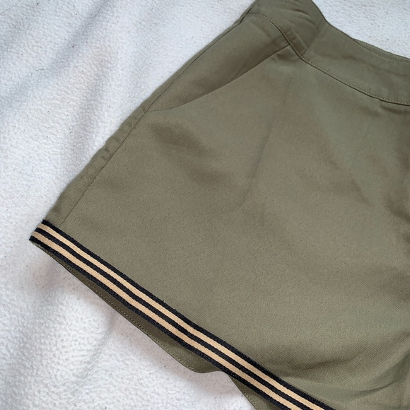 Boohoo high-waisted shorts with pockets - Picture 2 of 3